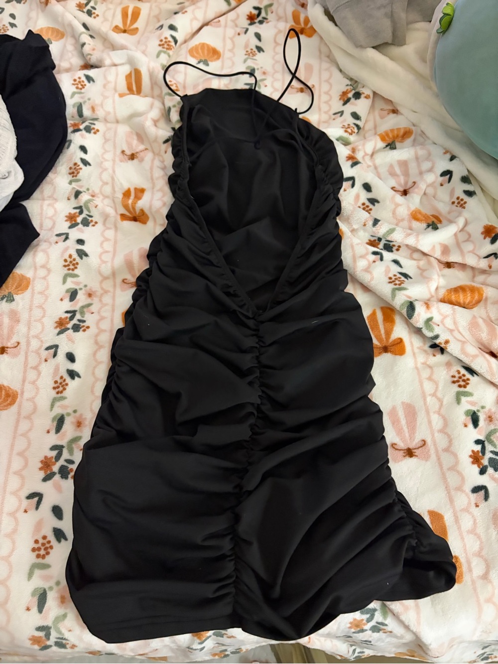 Black mini dress - Picture 2 of 3